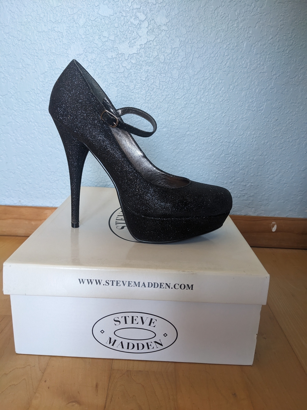 Steve Madden Black Glitter Mary Jane Platform Pump with Ankle Strap